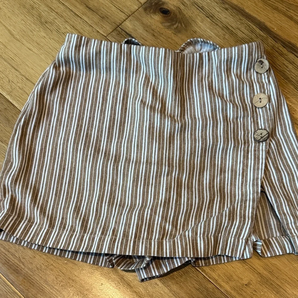 Cotton Candy Brown and White Striped Skort - Picture 1 of 4